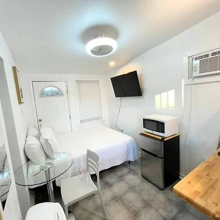Pao And Pui Apartment Kenner Room photo